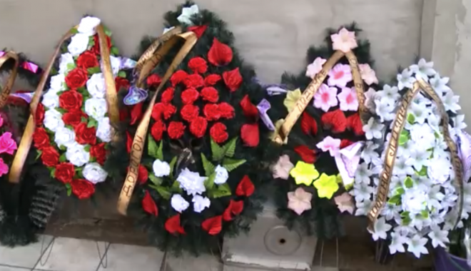В Харькове простились с погибшей школьницей