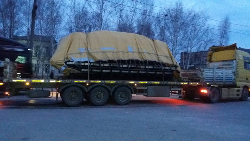 С территории крупного завода под Харьковом вывозят оборудование - очевидцы