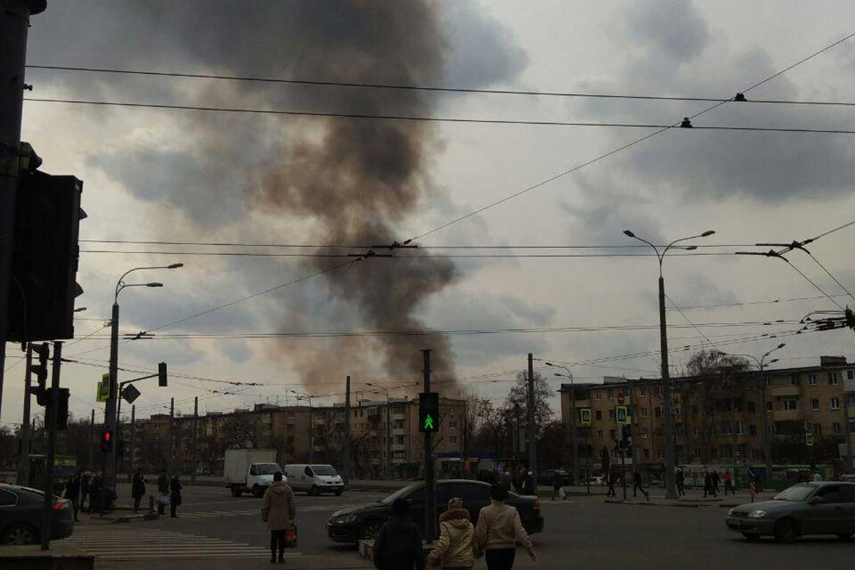 На Одесской - сильный дым (фото, дополнено)