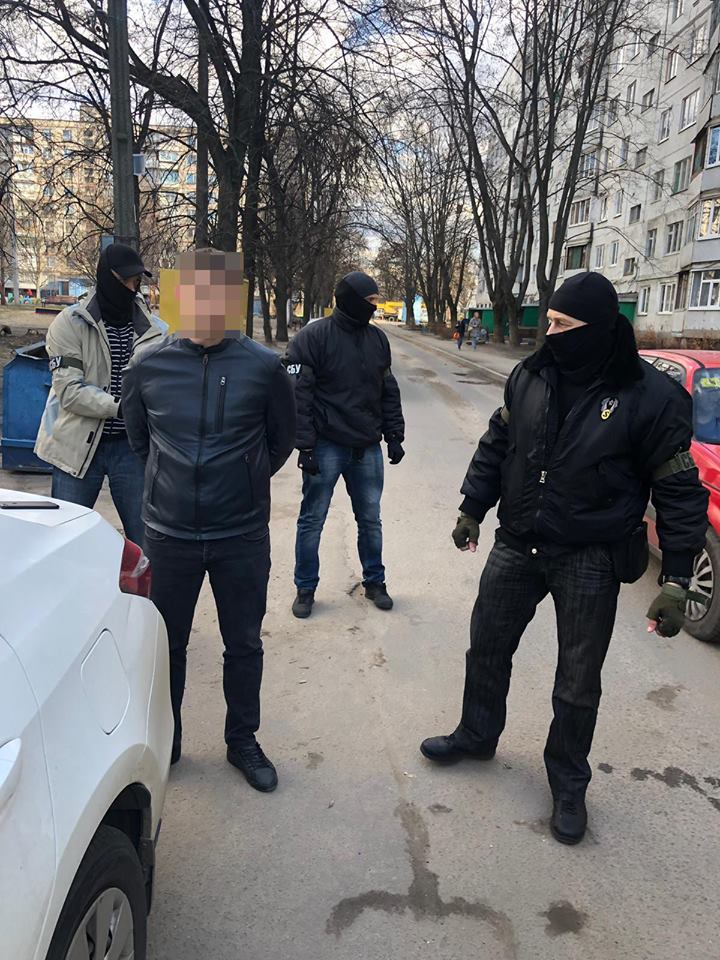В Харькове полицейские попались на взятке (фото, видео)
