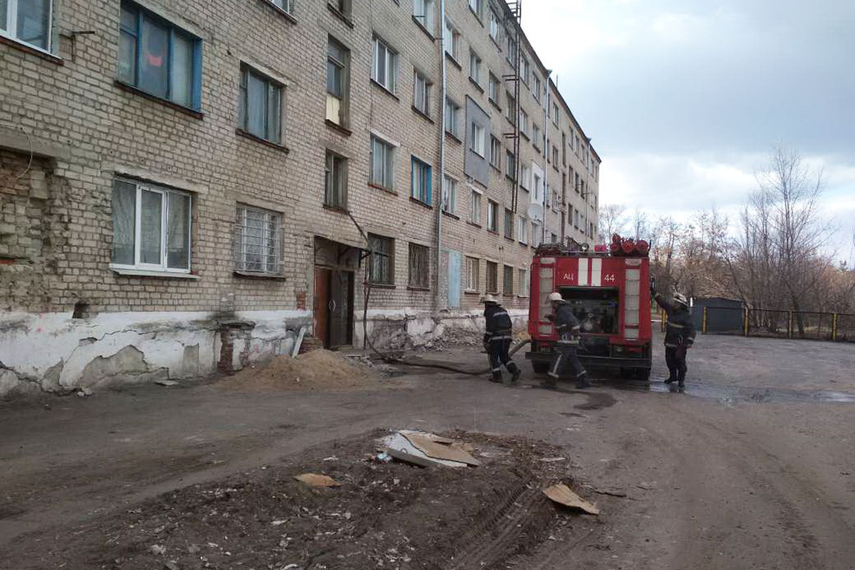 Пожар под Харьковом: жильцов дома эвакуировали (фото)