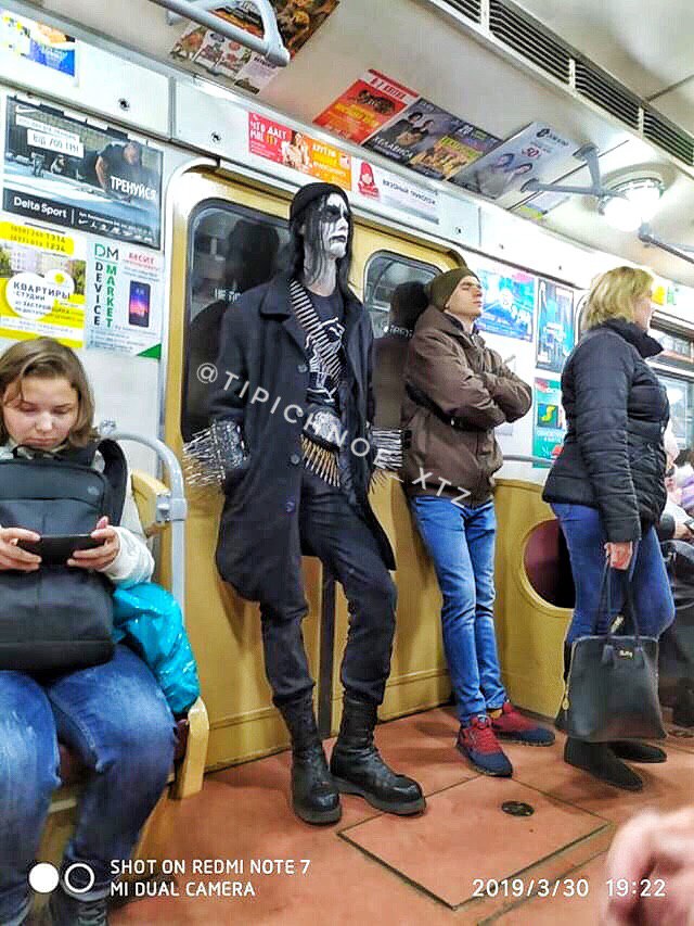 В харьковском метро заметили зомби (фото)