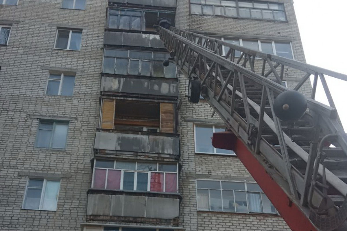 Под Харьковом вспыхнула квартира (фото)