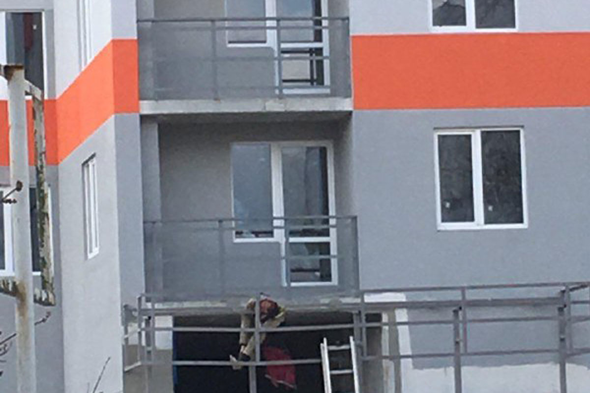 В Харькове насмерть разбился строитель (фото)