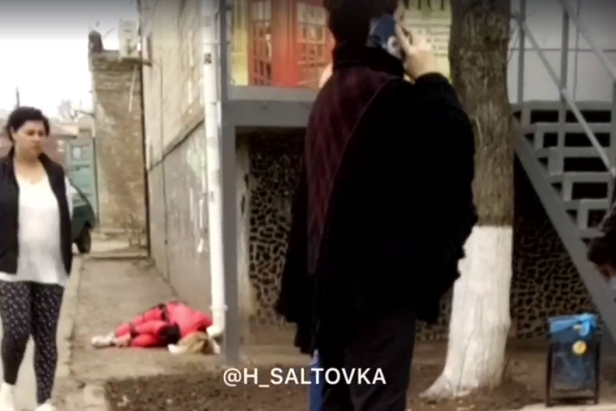 Под Харьковом девушка выпала из окна (видео)