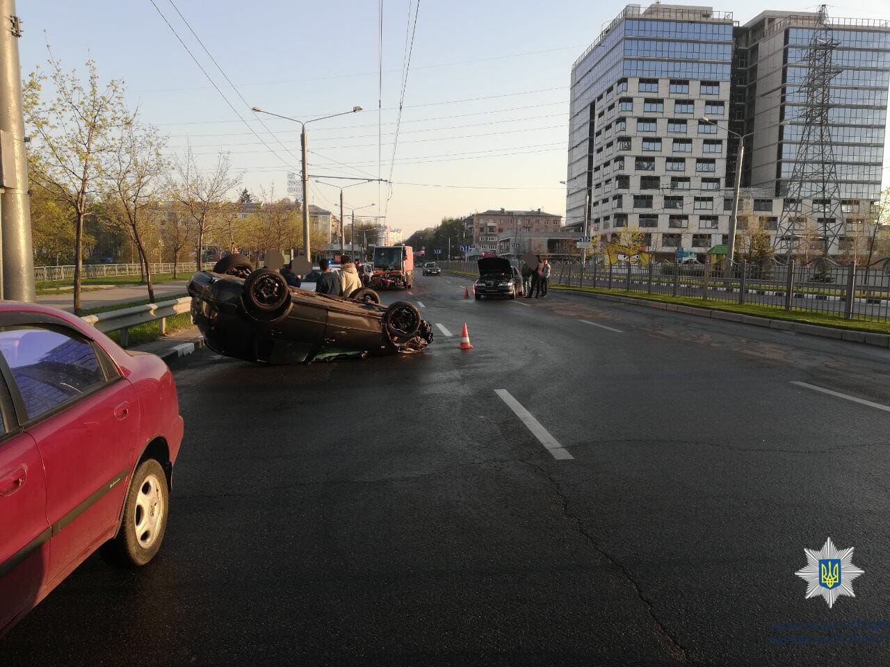 На Павловом поле перевернулась машина (фото)