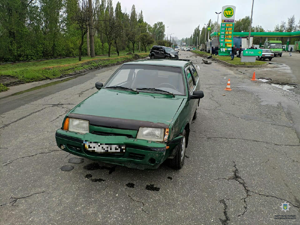 Тройное ДТП в Харькове: есть пострадавшие (фото)