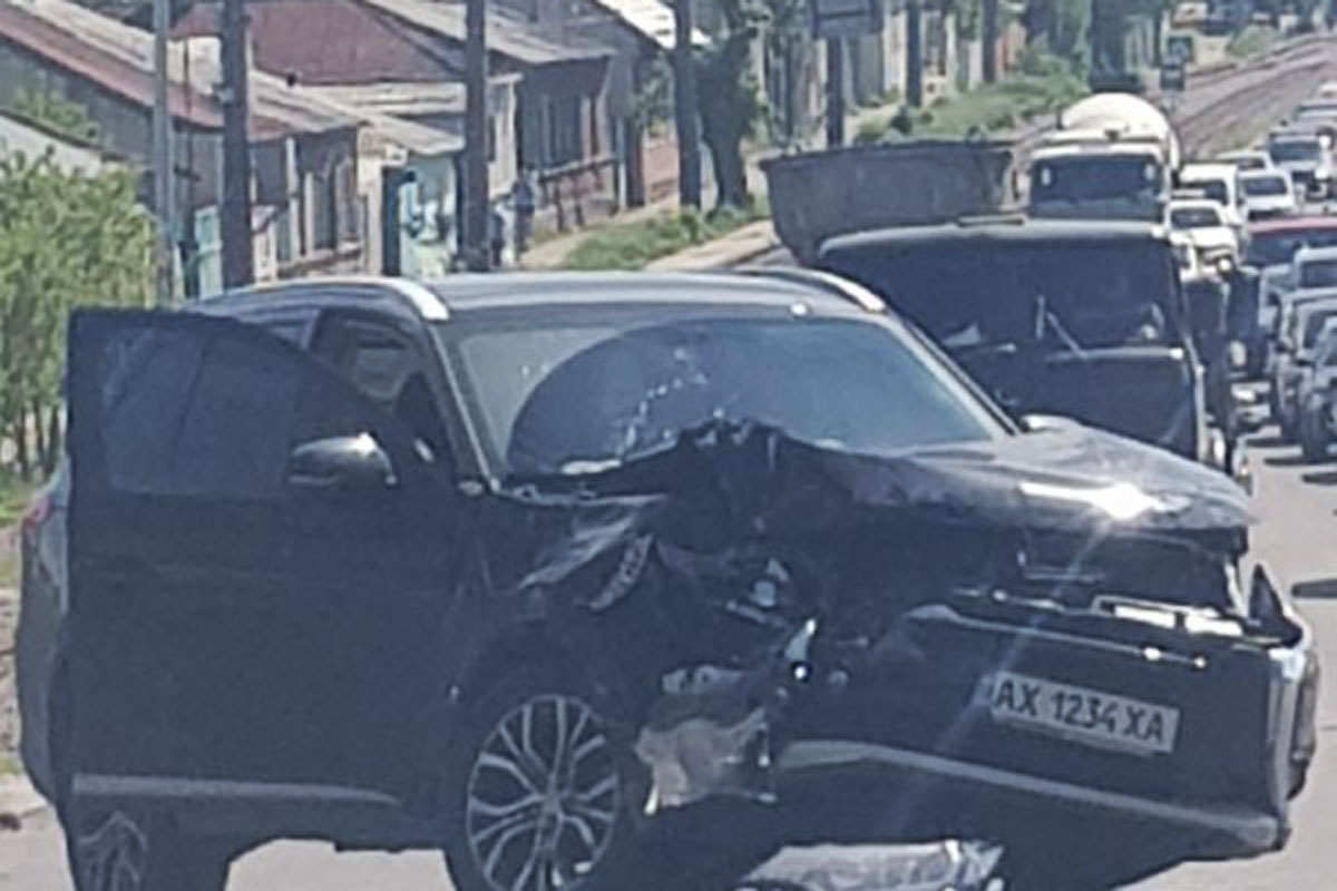 В центре – ДТП, движение транспорта заблокировано (фото)
