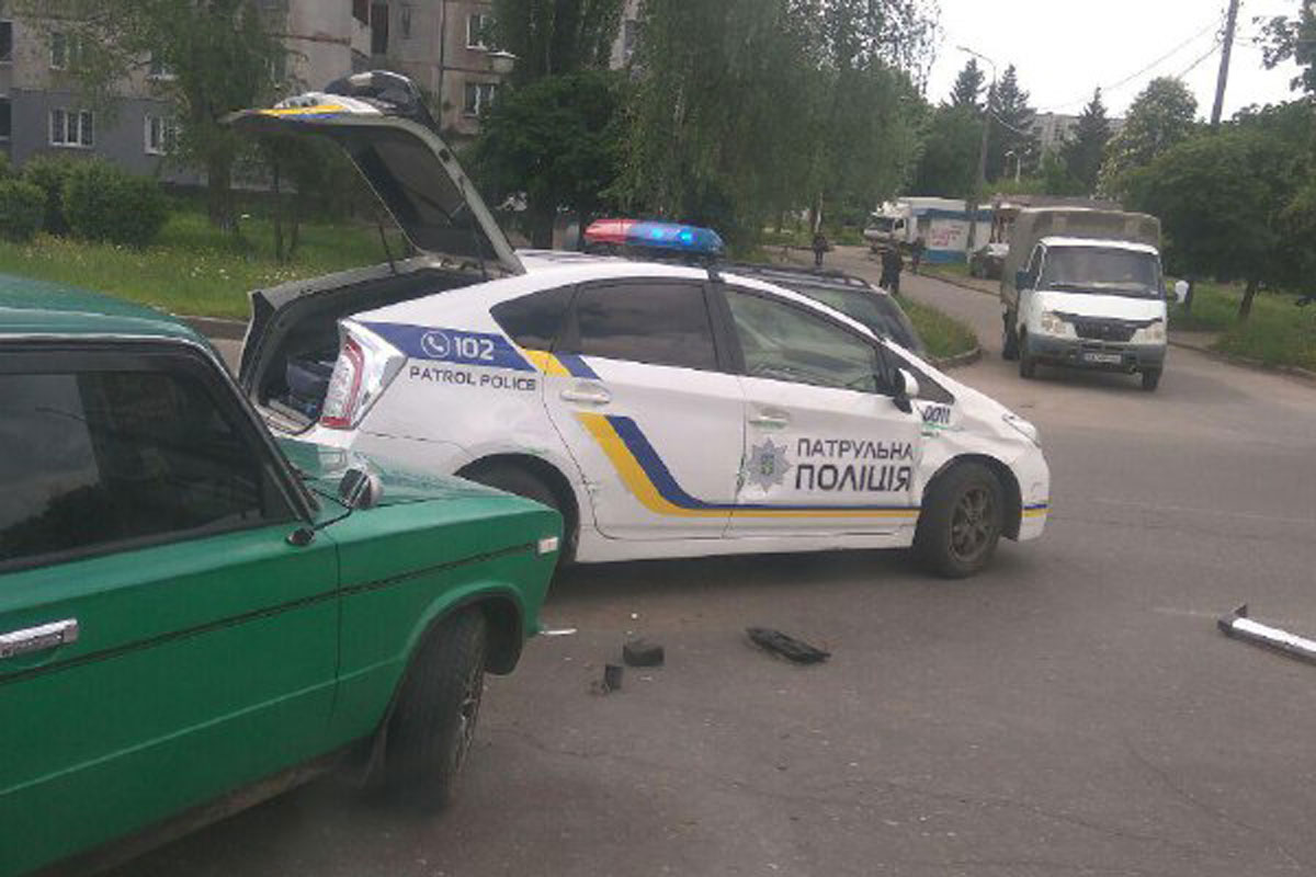 На Салтовке полицейский Prius попал в ДТП (фото)
