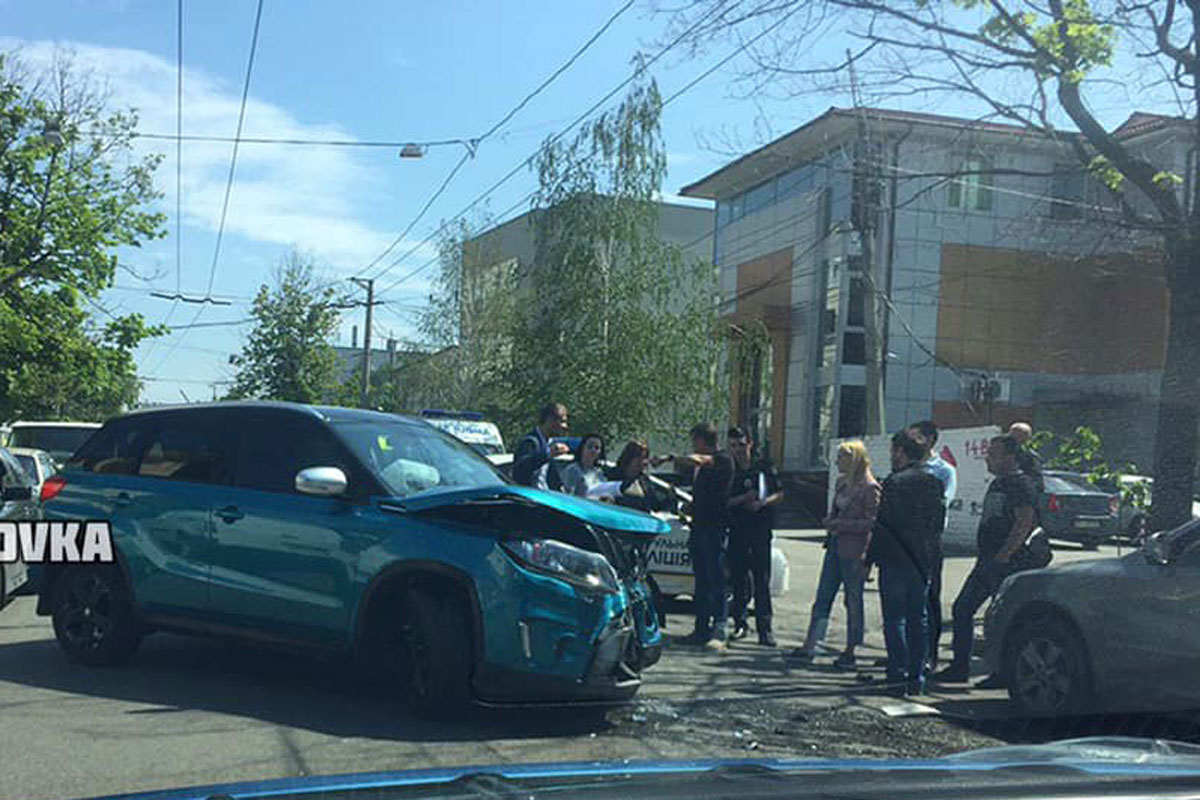 В Харькове - ДТП, есть пострадавшие (фото)