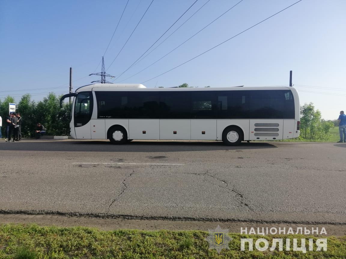 Мужчина угрожал подорвать пассажирский автобус (фото, видео)