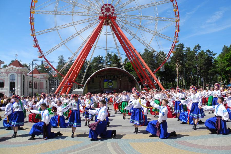 Рекордный гопак в парке Горького: подробности (фото)