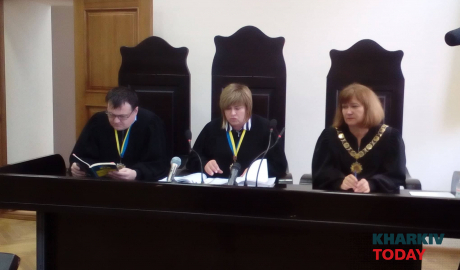 Палатка на площади: суд повторно отказал горсовету