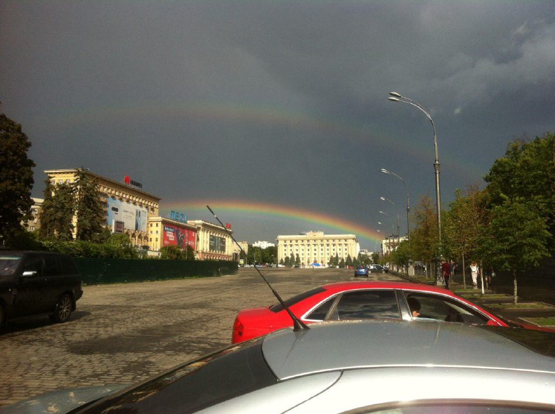 Над Харьковом - двойная радуга (фото)