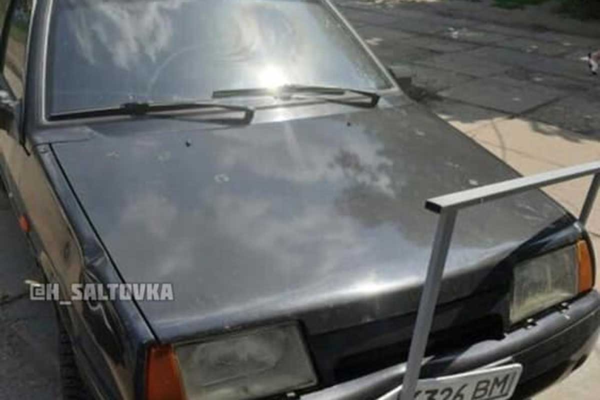 На Салтовке легковушка врезалась в ограждение