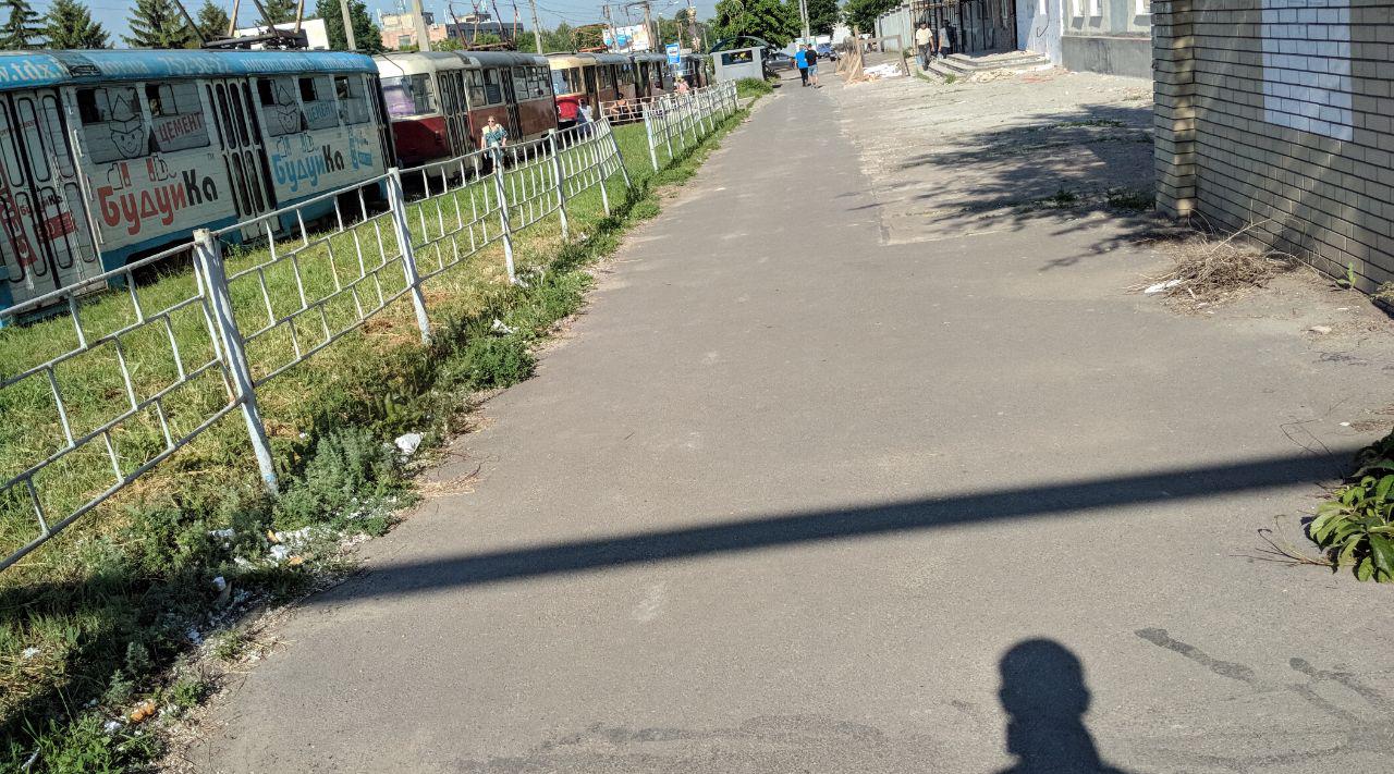 На Салтовском шоссе стоят трамваи (фото)