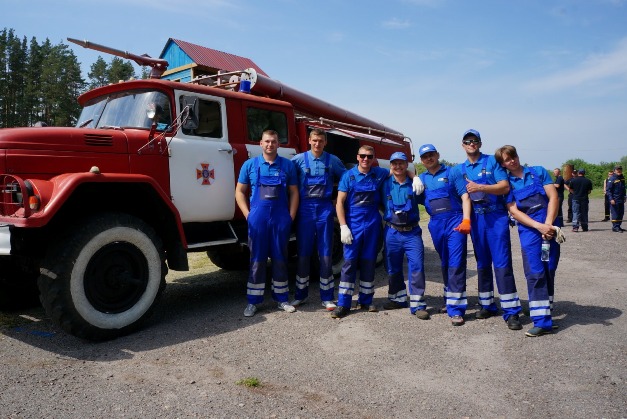 Газодобытчики в Харьковской области тушили пожары на учениях чрезвычайной службы
