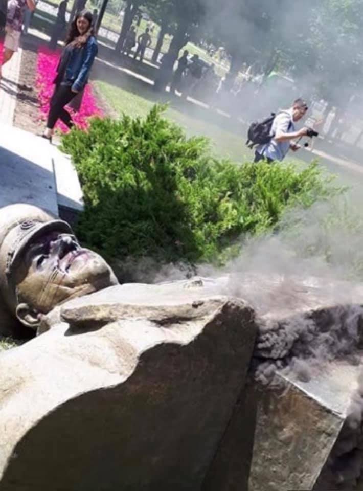 Благотворительный фонд Виталия Хомутынника отреставрирует памятник Жукову в Харькове