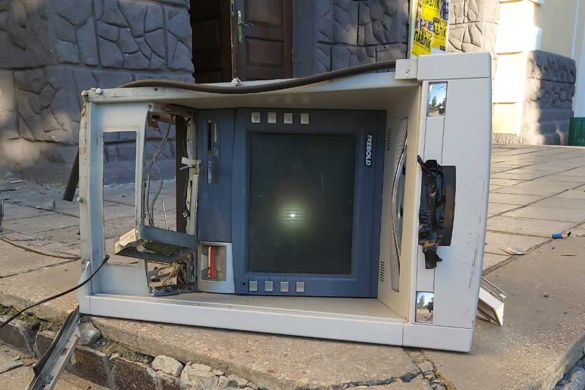 Под Харьковом взорван банкомат: подробности (фото)