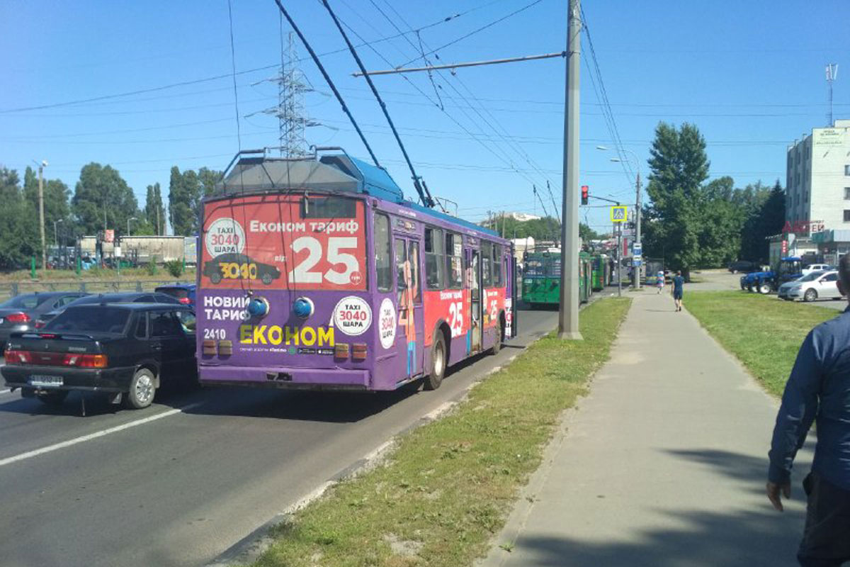 В Харькове стоят троллейбусы (фото)