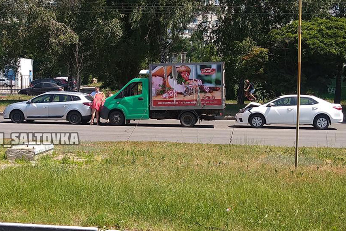 На Салтовке – тройное ДТП (фото)