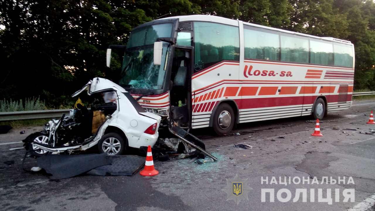 Под Харьковом – смертельное ДТП с рейсовым автобусом