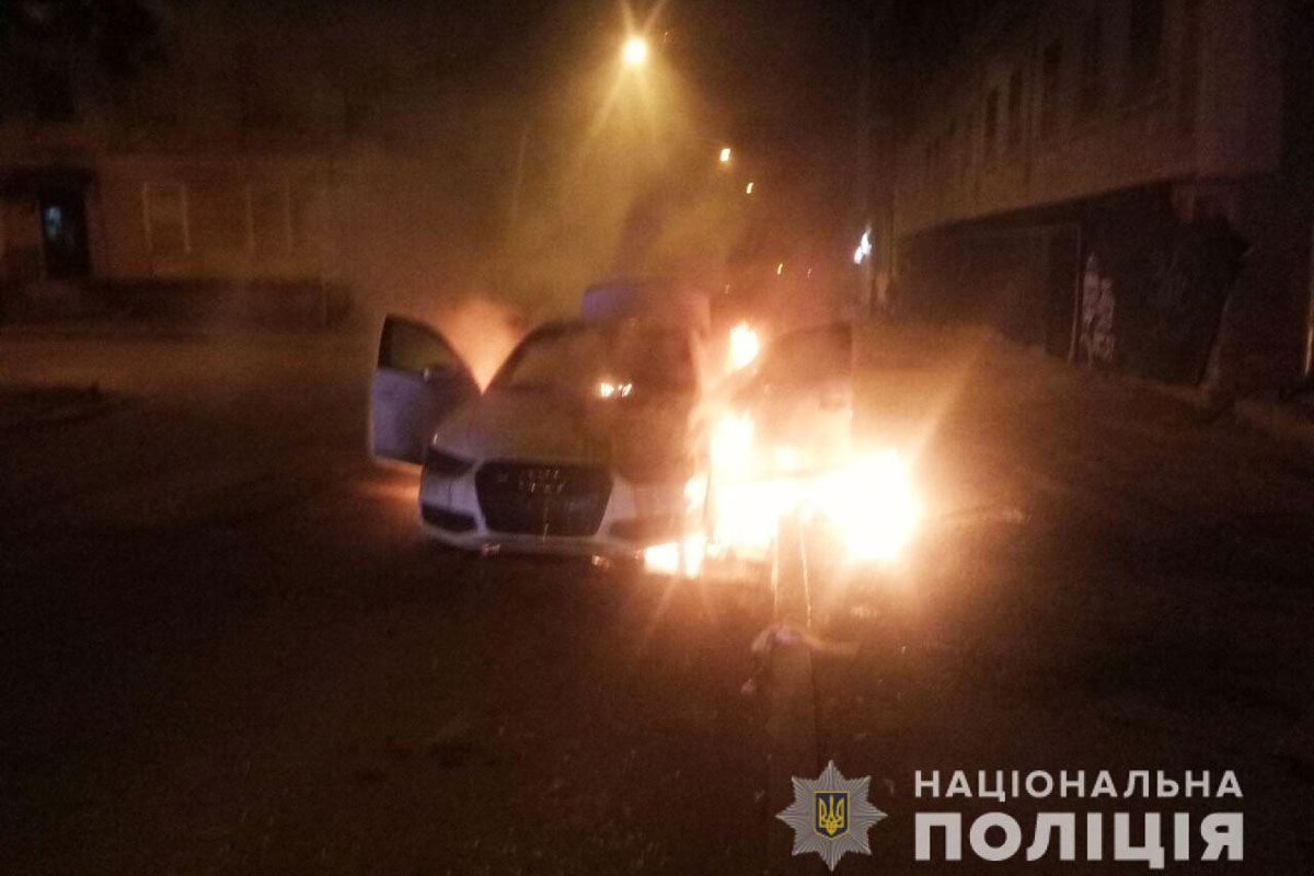 В Харькове сгорело четыре автомобиля (фото)