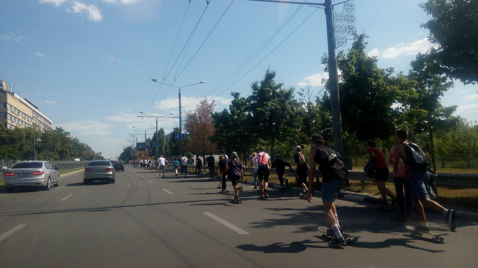 В Харькове состоялся массовый забег на скейтах (фото)