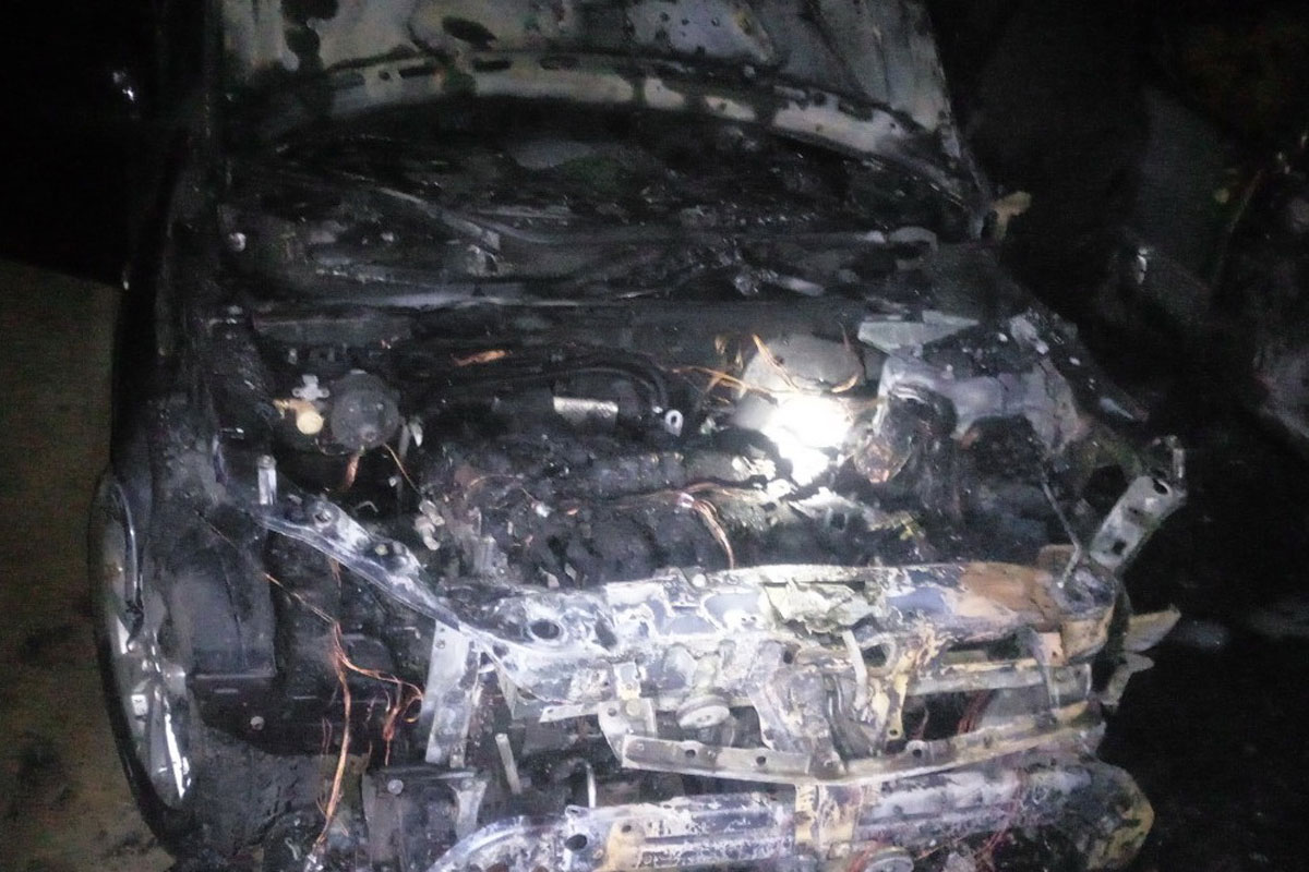 В Харькове сгорели три машины (фото)