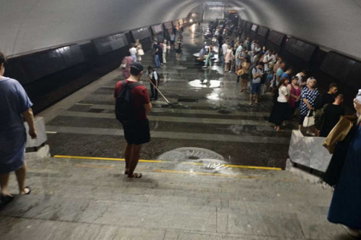 Станцию метро в Харькове залило водой