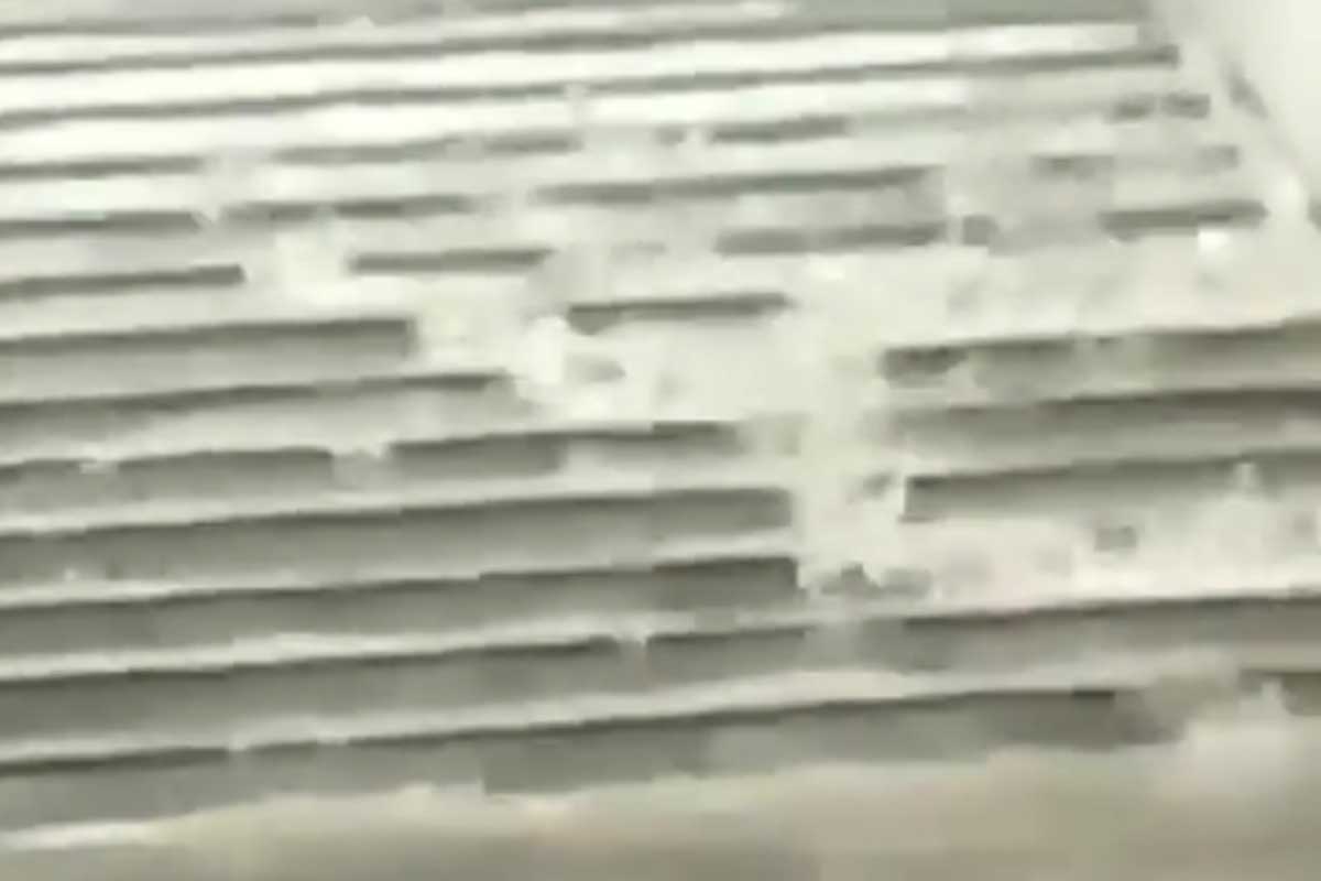 Опубликовано видео потопа на станции метро в Харькове