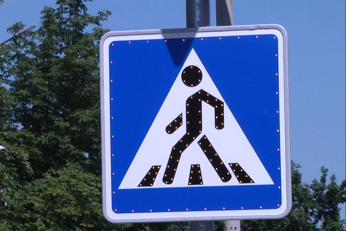 Под Харьковом тестируют необычный дорожный знак (фото)