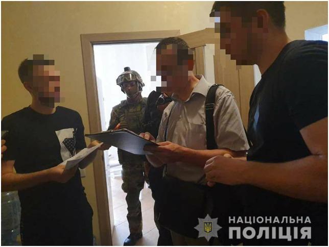 Полиция заявляет о задержании людей, терроризирующих Харьков (фото)