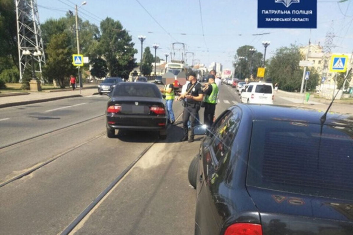 В Харькове авария заблокировала движение трамваев: подробности (фото)