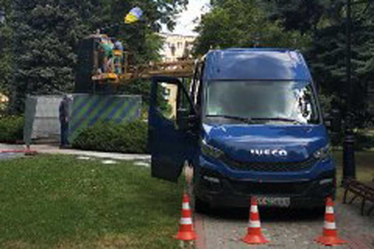 У снесенного памятника Жукову проводятся работы - соцсети (фото)