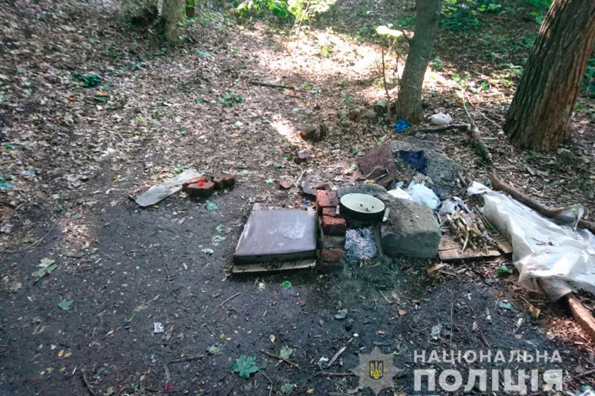 Под Харьковом жители сдали копам наркоманов (фото)