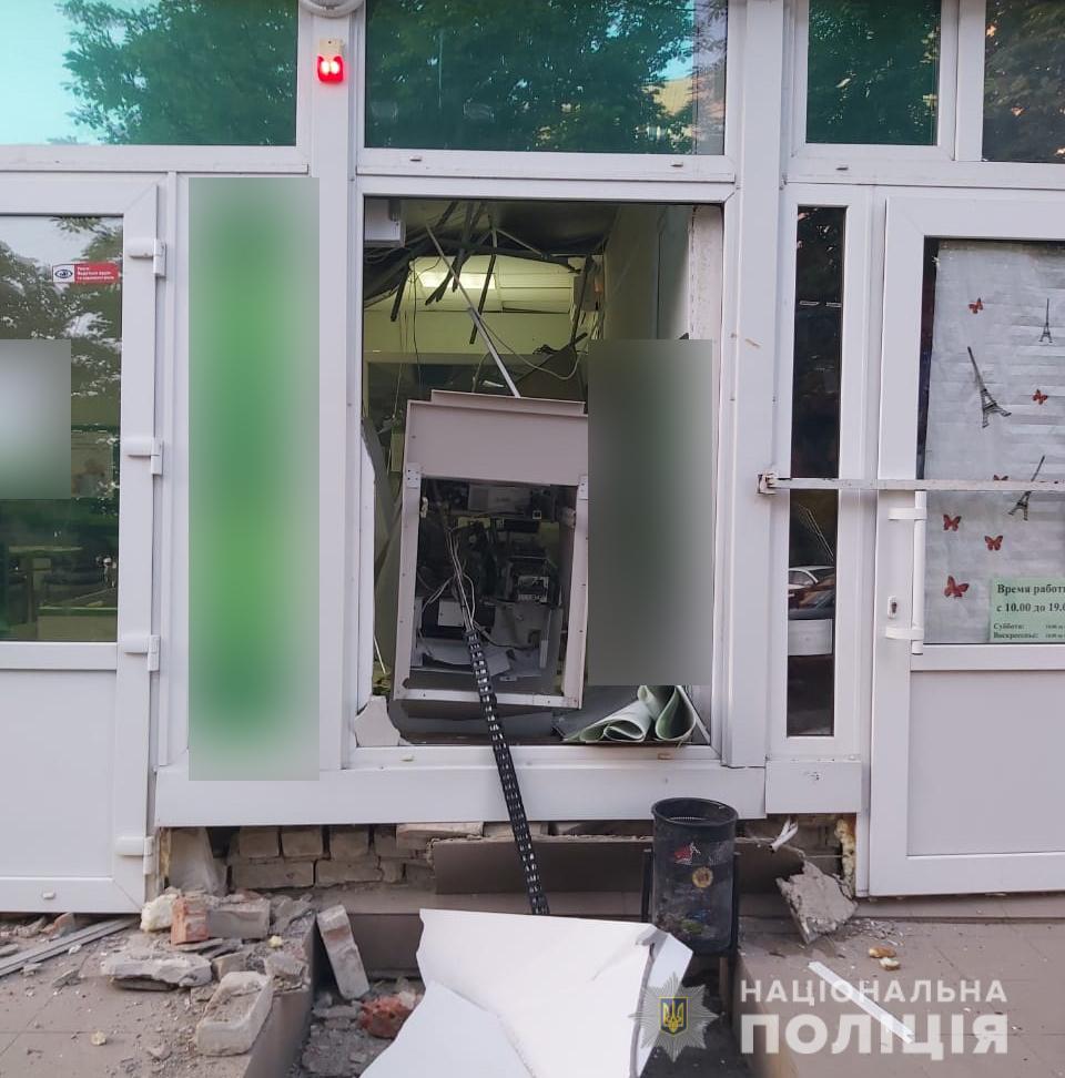 В Харькове и Люботине ночью взорвали банкоматы