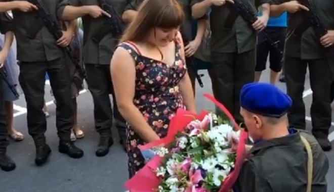 В Харькове девушке сделали необычное предложение