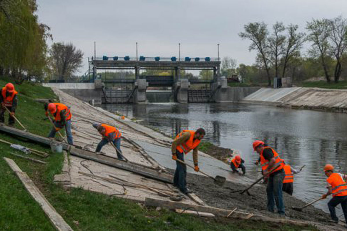 Реки Харьков и Лопань очистили от 100 тонн мусора
