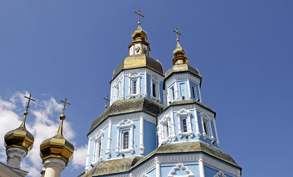 Перекрашивание Покровского собора: в ХОГА заявили, что ситуация "будет исправлена"