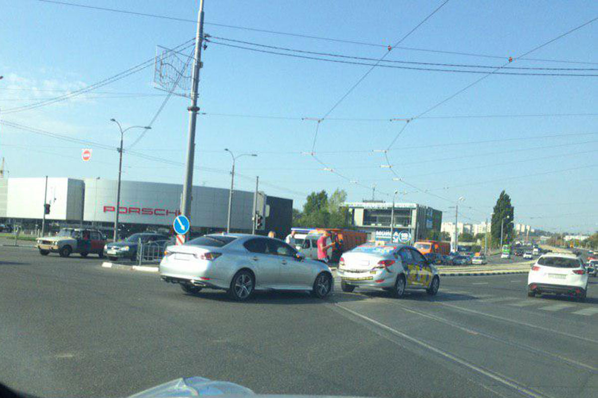 На Клочковской – авария с такси (фото)