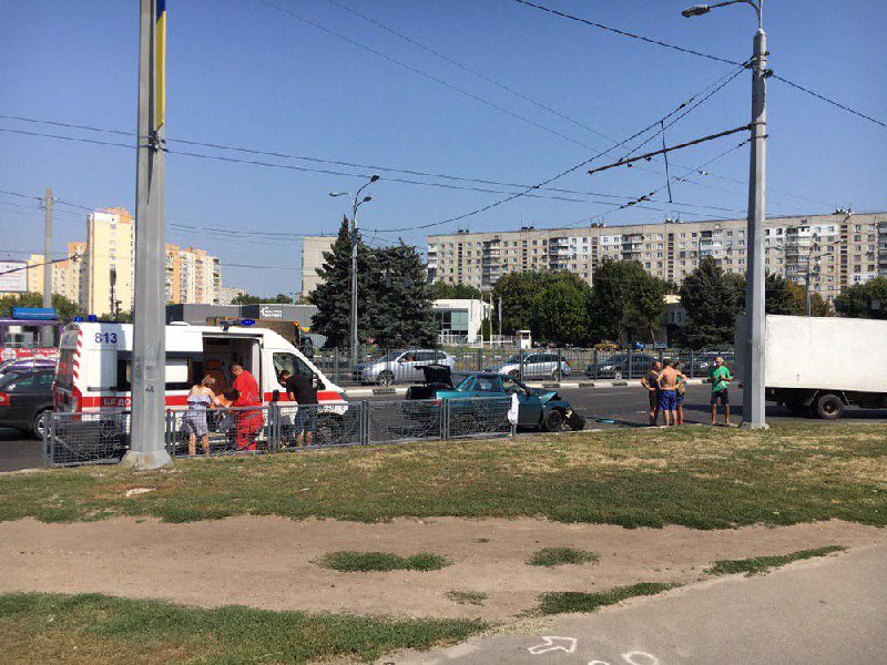 На Гагарина - тройное ДТП, есть пострадавшие (фото)