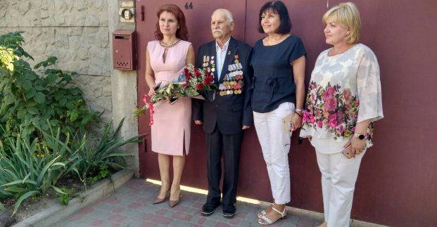 В Харькове поздравили героя