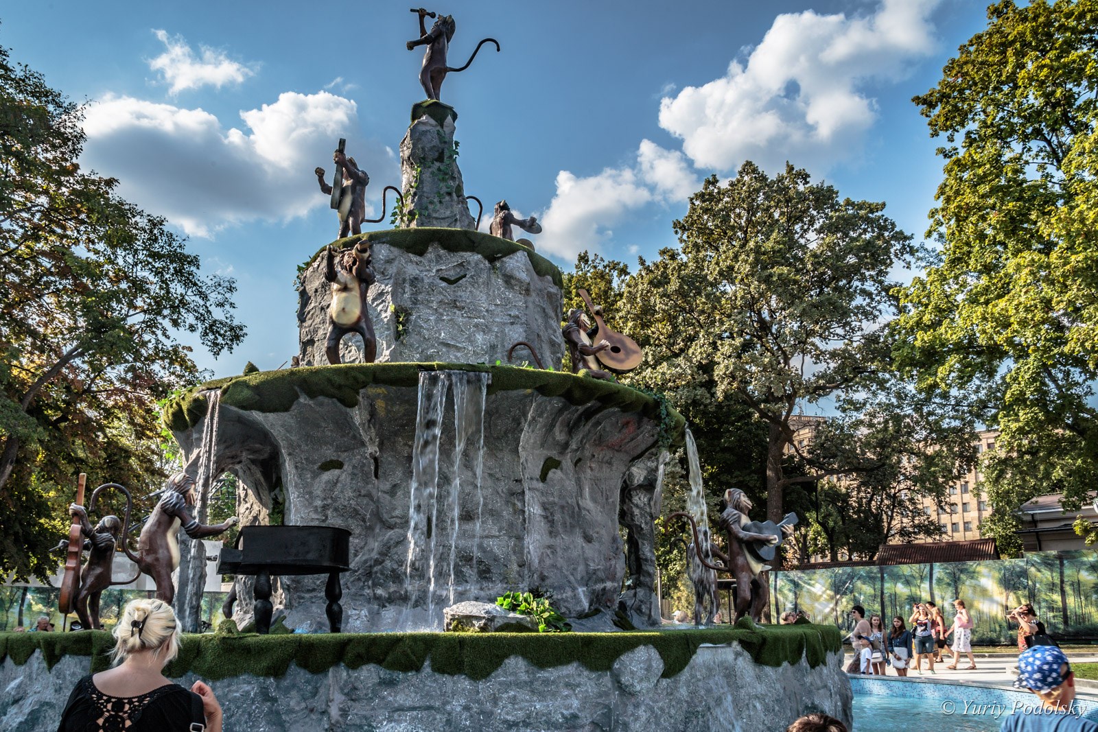 Новый фонтан в саду Шевченко: фото