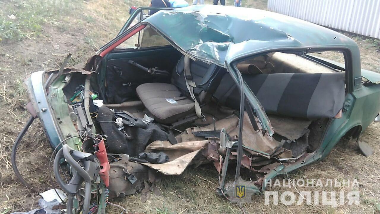 Авария в Харькове: машина всмятку (фото)