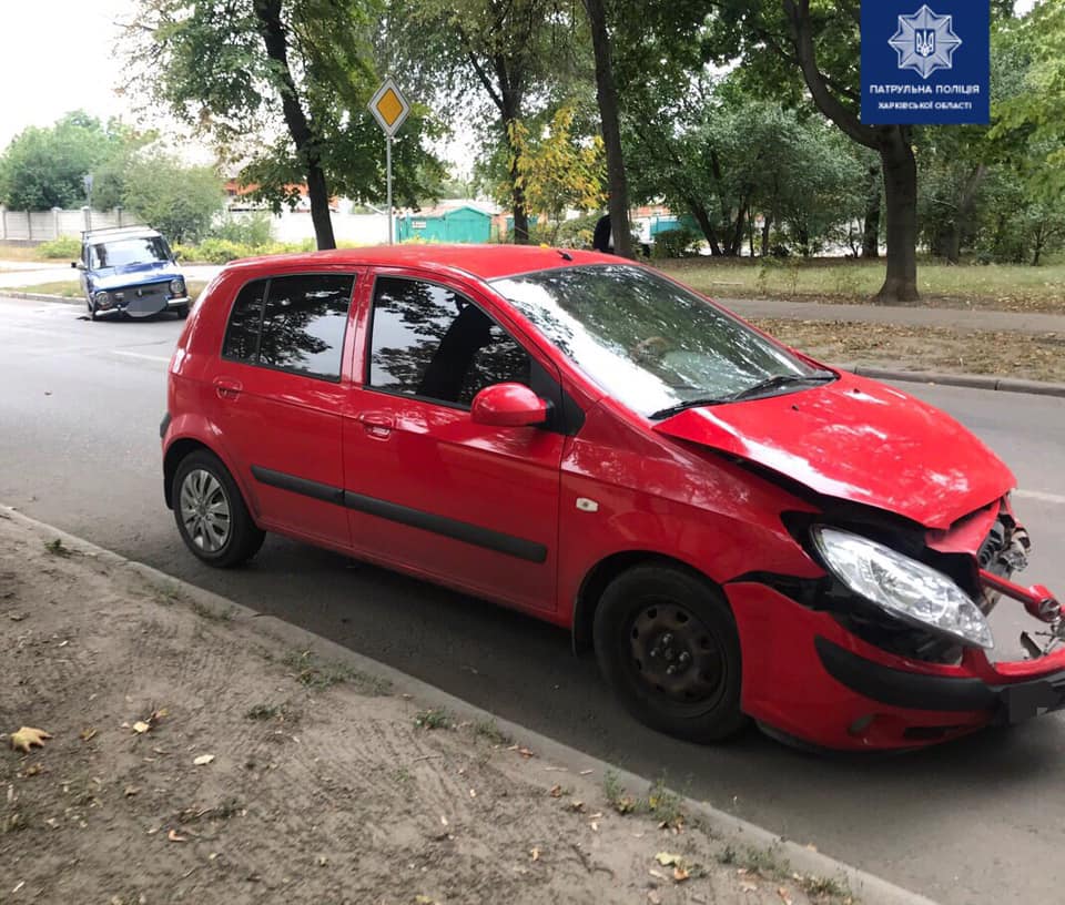 На ХТЗ столкнулись легковушки