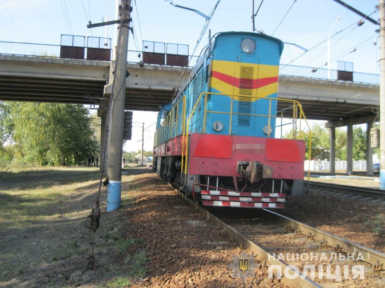 В Изюме мужчина бросился под поезд