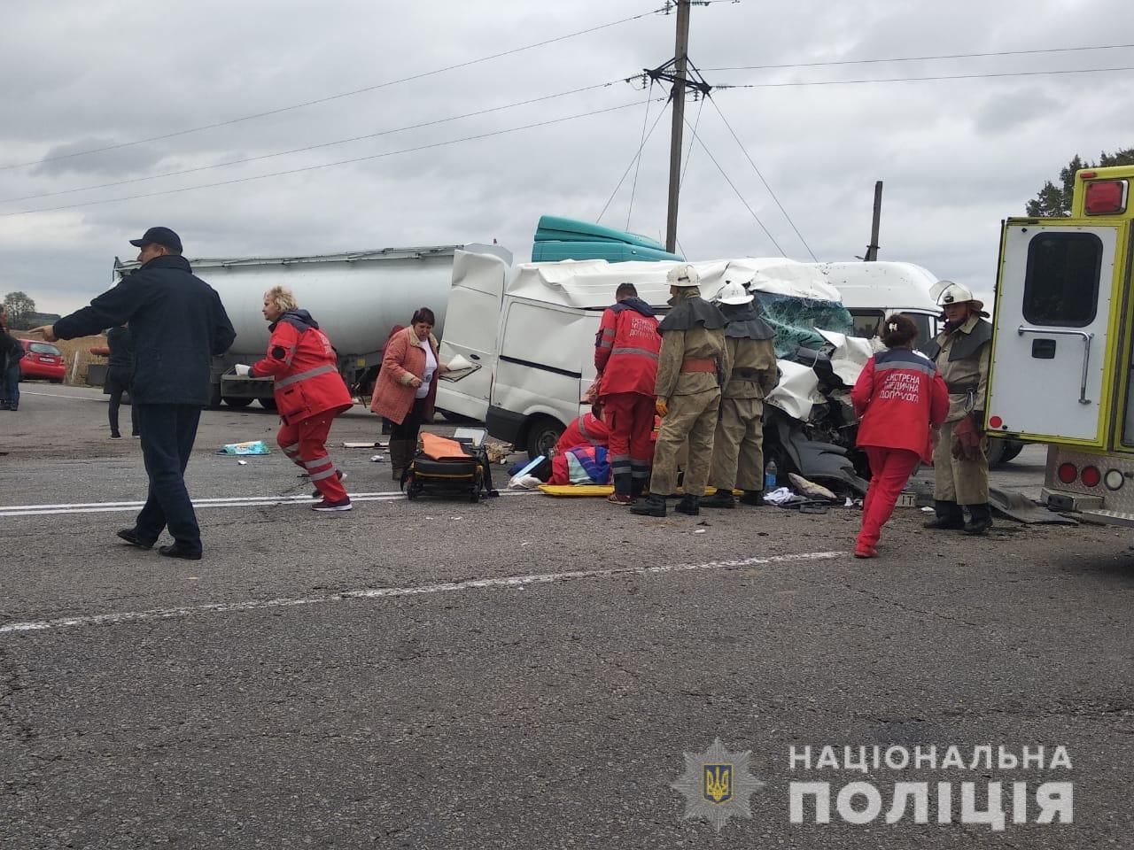 Авария с грузовиком: трое пострадавших, в том числе ребенок (фото)