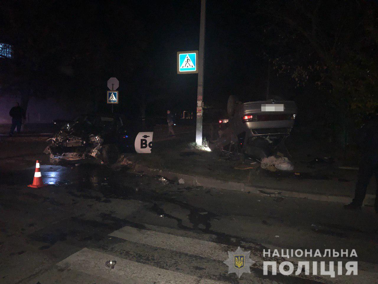 На Целиноградской столкнулись машины, много пострадавших