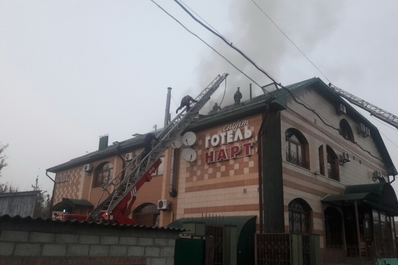 В Харькове горел отель (фото)
